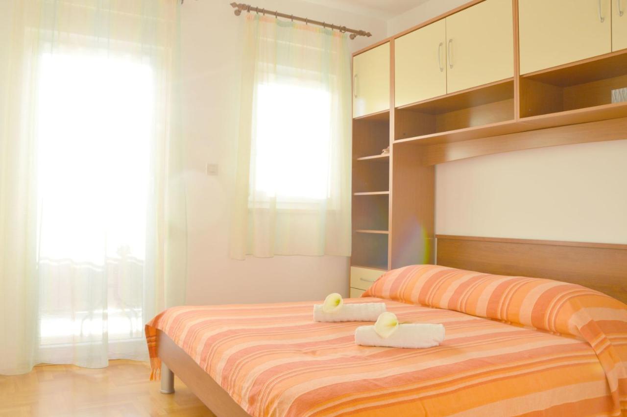 Apartment Riva Sea View Umag Pokoj fotografie